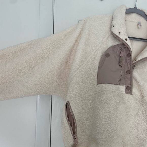 Free people fleece pullover with buttons. White and mauve color block - Picture 3 of 3